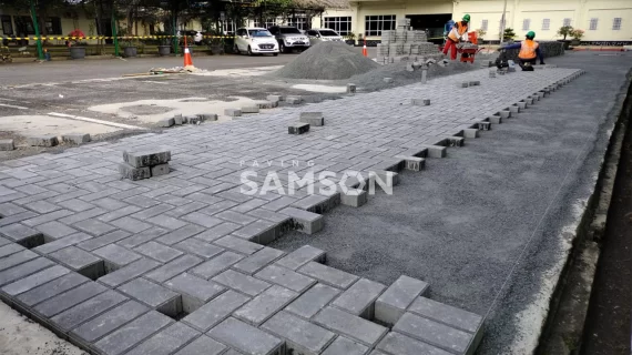 Mengoptimalkan Kualitas Proyek Konstruksi dengan Paving Block SNI